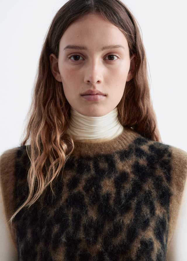 Väst i borstad mohairblandning